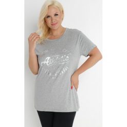 Jasnoszary T-shirt Haidialla. Szare t-shirty Born2be, plus size, bez wzorów, z dresówki, klasyczne, bez kołnierzyka, bez ramiączek. W wyprzedaży za 39.99 zł.