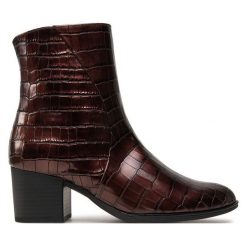 Botki Gabor. Czerwone botki Gabor, bez wzorów, bez obcasa, na słupku, bez zapięcia. Za 619.99 zł.