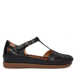 Półbuty Pikolinos. Czarne półbuty wsuwane Pikolinos, bez wzorów, bez obcasa, na płaskiej podeszwie. Za 559.99 zł.