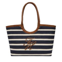 Torebka Tommy Hilfiger. Niebieskie torebki klasyczne Tommy Hilfiger, bez wzorów, klasyczne, bez dodatków. Za 749.99 zł.