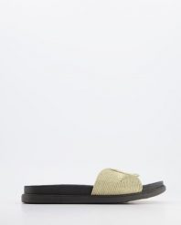 KLAPKI DAMSKIE 8325531 ORO CHIA. Klapki Venezia, bez wzorów, bez obcasa, bez zapięcia. Za 139.00 zł.