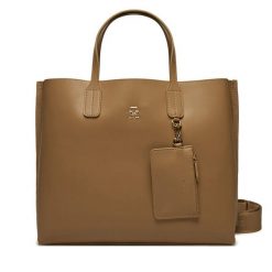 Torebka Tommy Hilfiger. Brązowe torebki klasyczne Tommy Hilfiger, bez wzorów, klasyczne, bez dodatków. Za 539.99 zł.
