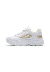 Buty sportowe damskie Fila Skye ZP. Białe buty treningowe Fila, bez wzorów, z jeansu, bez zapięcia, trekkingowe. Za 249.00 zł.