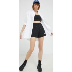 HUGO szorty bawełniane 50481464 damskie kolor czarny gładkie high waist. Czarne szorty Hugo, bez wzorów, z bawełny. W wyprzedaży za 219.99 zł.