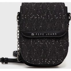 Pepe Jeans saszetka kolor czarny. Czarne nerki i saszetki Pepe Jeans, bez wzorów, z jeansu, bez dodatków. Za 159.99 zł.