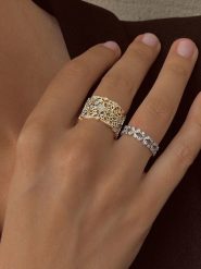 Les Petites Précieuses Pozłacany pierścionek z cyrkonią rozmiar: 50. Szare pierścionki Les Petites Précieuses, z cyrkonią, pozłacane. Za 180.06 zł.