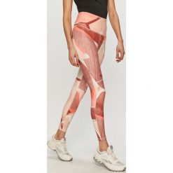 Reebok - Legginsy GI8014. Legginsy Reebok, bez wzorów. W wyprzedaży za 149.99 zł.