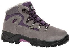 Buty trekkingowe damskie Chiruca Massana. Fioletowe trekkingi Chiruca, bez wzorów, z gore-texu, bez zapięcia, outdoorowe, gore-tex. Za 584.00 zł.