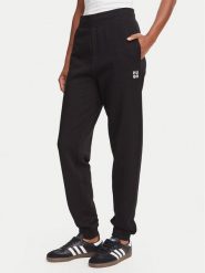 HUGO Spodnie dresowe Nelfinia 50522417 Czarny Regular Fit. Czarne spodnie dresowe Hugo, bez wzorów, z bawełny. Za 509.99 zł.