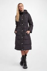 Płaszcz pikowany ARMANI EXCHANGE. Czarne płaszcze Armani Exchange, l, z aplikacjami, z kapturem. W wyprzedaży za 875.40 zł.