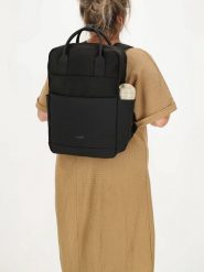 Beagles Plecak "Kobe" w kolorze czarnym - 17 x 37 x 10 cm rozmiar: onesize. Czarne plecaki Beagles, bez wzorów, z materiału, bez dodatków. Za 158.10 zł.