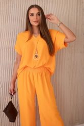 Komplet z naszyjnikiem bluzka + spodnie jasny pomarańczowy. Brązowe bluzki KESI, l, z aplikacjami, z dresówki, biznesowe, bez kołnierzyka, plus size, bez ramiączek. Za 229.98 zł.