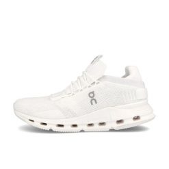Damskie buty do biegania nowoczesna technologia CLOUDNOVA ALL WHITE. Białe buty do biegania On Running, bez wzorów, bez zapięcia, do biegania. Za 657.00 zł.