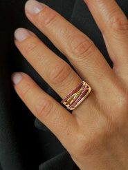 OR Carats Złoty pierścionek z kamieniami szlachetnymi rozmiar: 50. Czerwone pierścionki OR Carats, z rubinem, złote. Za 1,992.99 zł.