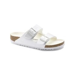 Klapki damskie Birkenstock Arizona. Białe klapki Birkenstock, bez wzorów, z materiału, bez obcasa, bez zapięcia. Za 579.00 zł.