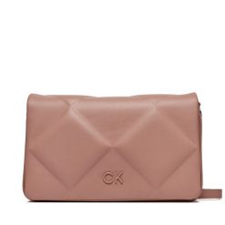 Torebka Calvin Klein. Czerwone listonoszki Calvin Klein, bez wzorów, bez dodatków. Za 539.99 zł.