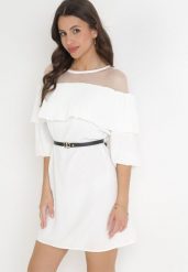 Biała Sukienka z Plisowaną Falbanką i Cienkim Paskiem Aniva. Białe sukienki Born2be, bez wzorów, ze skóry, bez kołnierzyka, bez ramiączek, mini. Za 129.99 zł.