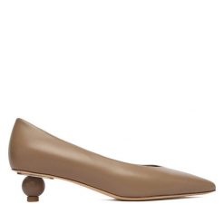 Czółenka Weekend Max Mara. Czółenka Weekend Max Mara, bez wzorów, bez obcasa, bez zapięcia. Za 1,889.00 zł.