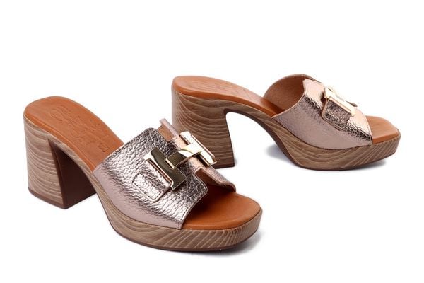 Oh! My Sandals 5635 doya cava, klapki damskie. Żółte klapki Oh My Sandals, bez wzorów, ze skóry, eleganckie, bez obcasa, bez zapięcia. Za 271.92 zł.