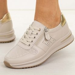 Beżowe skórzane półbuty damskie Vinceza 102650. Brązowe półbuty wsuwane VINCEZA, na jesień, w ażurowe wzory, z jeansu, casualowe, bez obcasa, na płaskiej podeszwie. Za 239.00 zł.