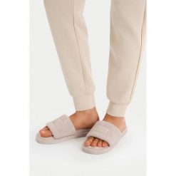 Kapcie G-Star. Brązowe kapcie G-Star, bez wzorów. Za 89.99 zł.