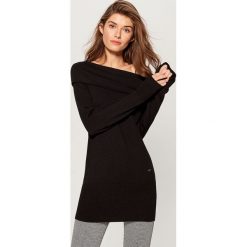 Sweter z odkrytymi ramionami - Czarny. Swetry marki DOMYOS. W wyprzedaży za 79.99 zł.