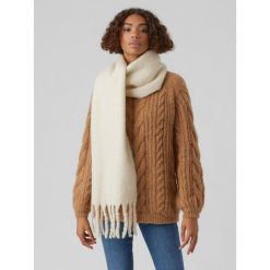Szal Vero Moda. Brązowe szaliki i kominy Vero Moda, bez wzorów. Za 79.99 zł.