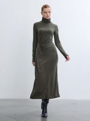 BGN Sukienka w kolorze khaki rozmiar: 36. Brązowe sukienki BGN, na imprezę, bez wzorów, bez kołnierzyka, bez ramiączek, maxi. Za 86.99 zł.