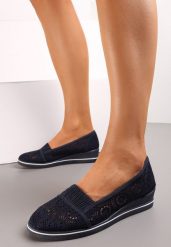 Granatowe Tenisówki z Ażurowej Siateczki na Niskiej Koturnie Nerurae. Niebieskie trampki Renee, w ażurowe wzory, bez zapięcia. W wyprzedaży za 35.99 zł.