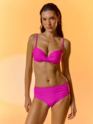 4F Góra od bikini damska - różowa S. Czerwone szorty 4f, bez wzorów, z materiału, wakacyjne. W wyprzedaży za 49.99 zł.