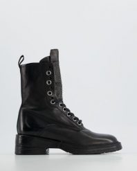 CZARNE BOTKI DAMSKIE F227K1 AFRI NERO. Czarne botki Venezia, bez wzorów, ze skóry, bez obcasa, bez zapięcia. Za 489.00 zł.