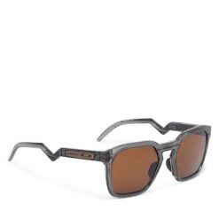 Okulary przeciwsłoneczne Oakley. Szare okulary przeciwsłoneczne Oakley, bez wzorów. Za 849.99 zł.