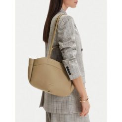 Torebka GINO ROSSI. Brązowe torebki klasyczne Gino Rossi, bez wzorów, klasyczne, bez dodatków. Za 199.99 zł.