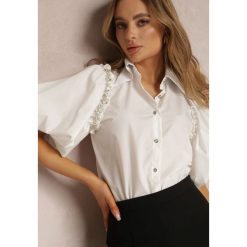 Biała Koszula Klymamene. Białe koszule Renee, m, bez wzorów, z jeansu, bez kołnierzyka, bez ramiączek. W wyprzedaży za 43.99 zł.