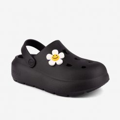 Klapki damskie Coqui. Czarne klapki Coqui, bez wzorów, bez obcasa, bez zapięcia. Za 135.99 zł.