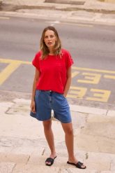 Szorty jeansowe niebieskie. Niebieskie szorty MOODO, bez wzorów, z bawełny. Za 119.99 zł.