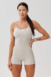 Damski kombinezon sportowy fitness Rough Radical Solo. Brązowe kombinezony ROUGH RADICAL, na lato, l, bez wzorów, z elastanu, sportowe, bez kołnierzyka, bez ramiączek, krótkie. Za 179.90 zł.