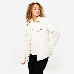 Ciepła kurtka skaterska z kolekcji Roos Zwetsloot, beżowa, niebarwiona. Białe kurtki Decathlon, m, bez wzorów, z bawełny, bez kaptura. Za 299.99 zł.