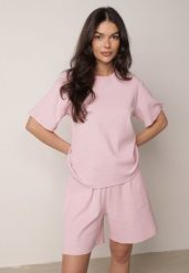 Różowe Bawełniane Szorty Dresowe w Drobne Paseczki Wiązane na Sznurki Loregune. Czerwone szorty Born2be, bez wzorów, z bawełny, eleganckie. Za 59.99 zł.