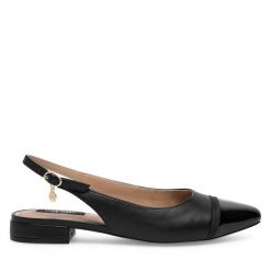 Sandały Nine West. Czarne sandały Nine West, bez wzorów, bez obcasa, na płaskiej podeszwie, bez zapięcia. Za 199.99 zł.