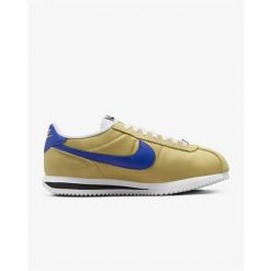Buty do chodzenia damskie Nike Cortez Textile. Buty treningowe Nike, bez wzorów, z materiału, bez zapięcia, trekkingowe, Nike Cortez. Za 543.25 zł.
