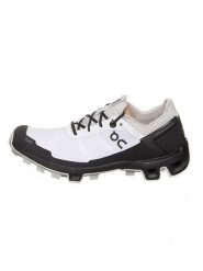 ON RUNNING Buty "Cloudventure Peak 2" w kolorze biało-czarnym do biegania rozmiar: 36,5. Białe buty do biegania On Running, bez wzorów, bez zapięcia, do biegania. Za 369.82 zł.