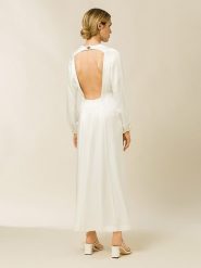 IVY & OAK Sukienka w kolorze kremowym rozmiar: 38. Brązowe sukienki IVY & OAK, bez wzorów, bez kołnierzyka, bez ramiączek, maxi. Za 308.18 zł.