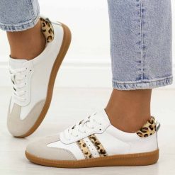 Białe skórzane półbuty damskie Filippo Dp7508/26. Białe półbuty wsuwane Filippo, na jesień, bez wzorów, z jeansu, biznesowe, bez obcasa, na płaskiej podeszwie. Za 219.00 zł.