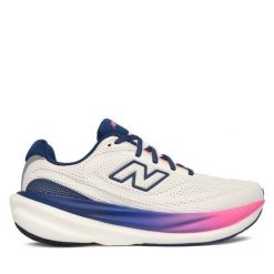 Buty do biegania New Balance. Białe buty do biegania New Balance, bez wzorów, bez zapięcia, do biegania. Za 849.99 zł.