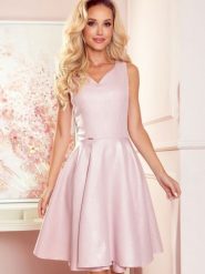Sukienka Model 114-14 Powder Pink Brokat - Numoco. Różowe sukienki NUMOCO, na wesele, l, bez wzorów, z elastanu, bez kołnierzyka, plus size, bez ramiączek, rozkloszowane. Za 280.76 zł.