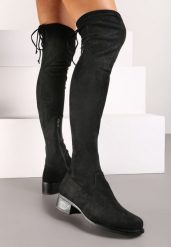 Czarne Kozaki Muszkieterki na Płaskiej Podeszwie ze Sznurkiem Avatiras. Czarne kozaki Renee, na zimę, z aplikacjami, eleganckie, bez obcasa, na płaskiej podeszwie, bez zapięcia. Za 109.99 zł.