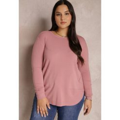 Ciemnoróżowy Sweter z Kieszonkami i Ażurowymi Wycięciami po Bokach Idebius. Czerwone swetry Renee, l, w ażurowe wzory, z tkaniny, casualowe, plus size, bez ramiączek. W wyprzedaży za 71.49 zł.