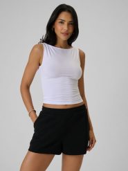 4F Top slim z modalem damski - biały M. Białe topy 4f, m, bez wzorów, z dzianiny, bez kołnierzyka, bez ramiączek. Za 49.99 zł.