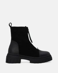 BOTKI DAMSKIE W KOLORZE CZARNYM H016SUBLOBB045. Czarne botki Venezia, bez wzorów, ze skóry, bez obcasa, bez zapięcia. Za 429.00 zł.